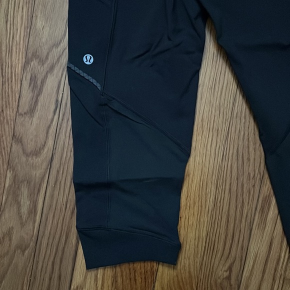 Lululemon crop 17” leggings sz 6 - Picture 6 of 7